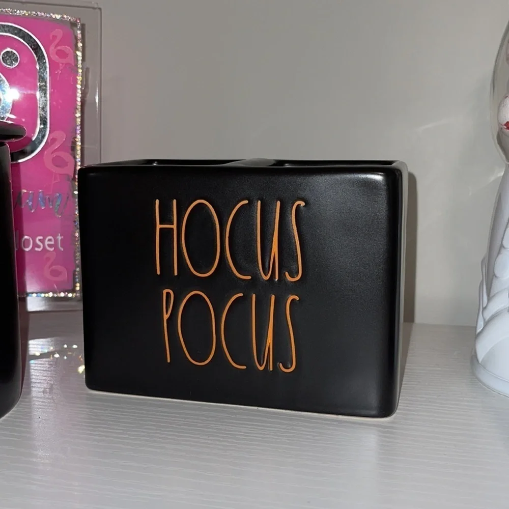 RAE DUNN HALLOWEEN BATHROOM SET
